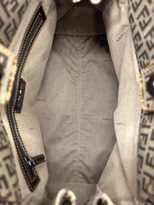 FENDI（フェンディ）FENDI (フェンディ) ハンドバッグ ベージュの古着・服飾アイテム