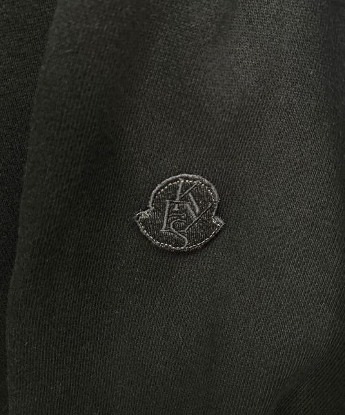 MONCLER（モンクレール）MONCLER (モンクレール) ALICIA KEYS (アリシアキーズ) プルオーバーパーカー ブラック サイズ:Mの古着・服飾アイテム