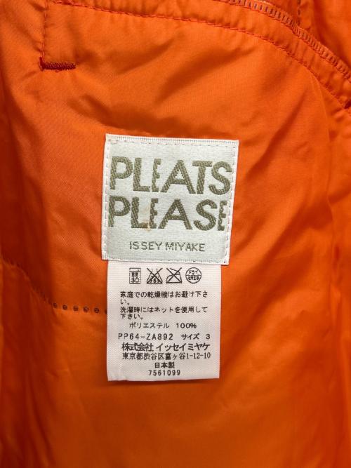 PLEATS PLEASE（プリーツプリーズ）PLEATS PLEASE (プリーツプリーズ) コート レッド サイズ:3の古着・服飾アイテム