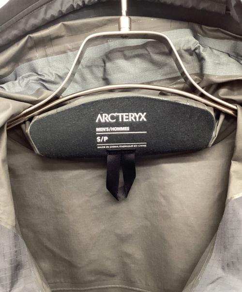 ARC'TERYX（アークテリクス）ARC'TERYX (アークテリクス) ZETA SL JACKET グレー×ブラック サイズ:Sの古着・服飾アイテム