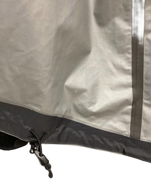 ARC'TERYX（アークテリクス）ARC'TERYX (アークテリクス) ZETA SL JACKET グレー×ブラック サイズ:Sの古着・服飾アイテム