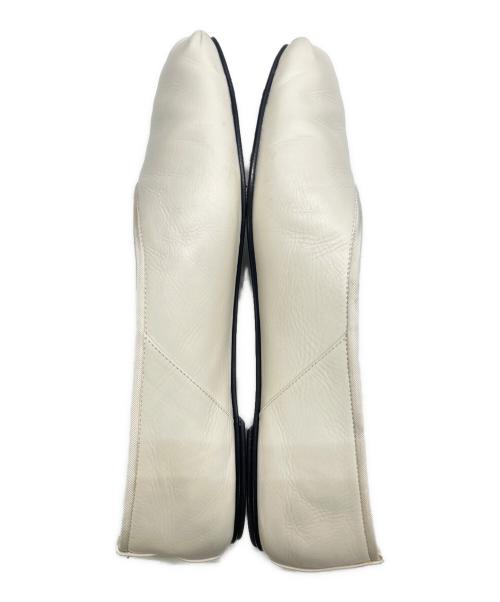 THE ROW（ザ ロウ）THE ROW (ザ ロウ) バレエシューズ ホワイト サイズ:37.5の古着・服飾アイテム