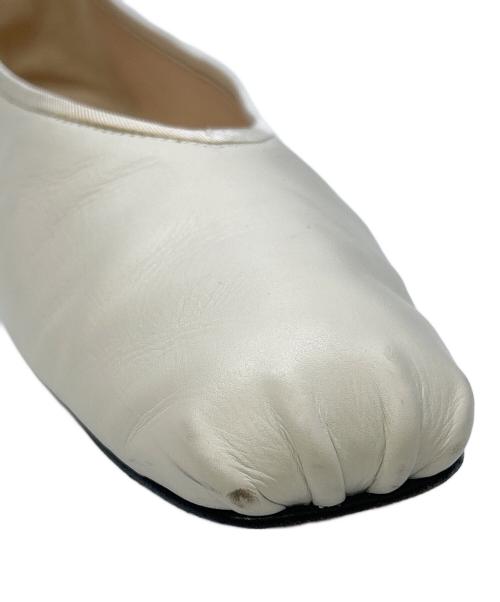 THE ROW（ザ ロウ）THE ROW (ザ ロウ) バレエシューズ ホワイト サイズ:37.5の古着・服飾アイテム