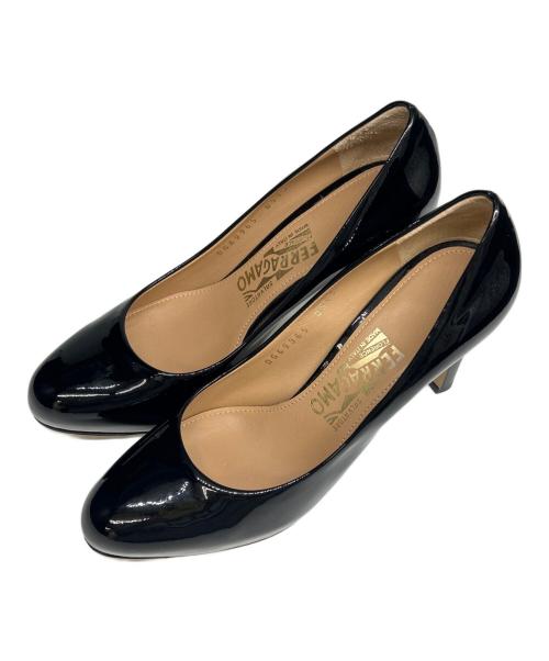 Salvatore Ferragamo（サルヴァトーレ フェラガモ）Salvatore Ferragamo (サルヴァトーレ フェラガモ) エナメルヒールパンプス ブラック サイズ:6の古着・服飾アイテム