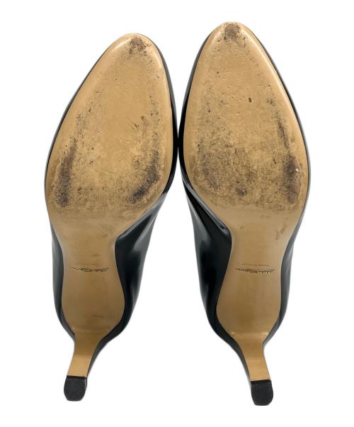 Salvatore Ferragamo（サルヴァトーレ フェラガモ）Salvatore Ferragamo (サルヴァトーレ フェラガモ) エナメルヒールパンプス ブラック サイズ:6の古着・服飾アイテム
