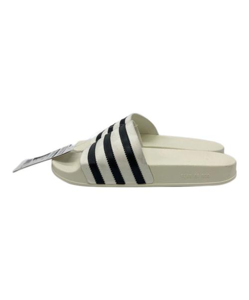 adidas（アディダス）adidas (アディダス) FEAR OF GOD (フィア・オブ・ゴッド) サンダル ホワイト サイズ:26.5 未使用品の古着・服飾アイテム