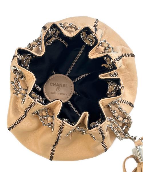 CHANEL（シャネル）CHANEL (シャネル) 巾着ショルダーバッグ ベージュの古着・服飾アイテム