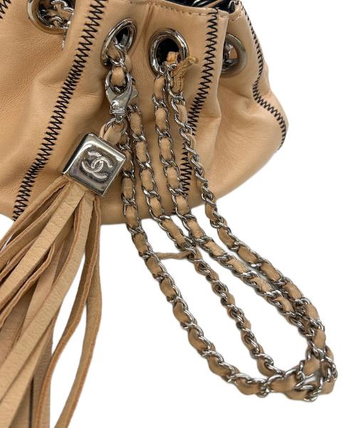 CHANEL（シャネル）CHANEL (シャネル) 巾着ショルダーバッグ ベージュの古着・服飾アイテム