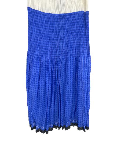 ISSEY MIYAKE（イッセイミヤケ）ISSEY MIYAKE (イッセイミヤケ) フーデッドプリーツワンピース ブラック×ホワイト×ブルー サイズ:Sの古着・服飾アイテム