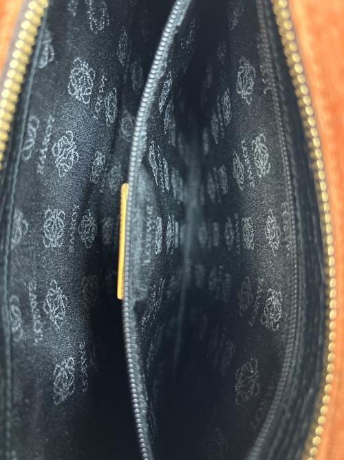 LOEWE（ロエベ）LOEWE (ロエベ) ショルダーバッグ オレンジ×ブラックの古着・服飾アイテム