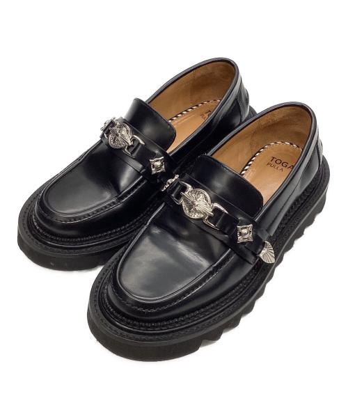 TOGA PULLA（トーガ プルラ）TOGA PULLA (トーガ プルラ) シャークソールバックルローファー ブラック サイズ:38の古着・服飾アイテム