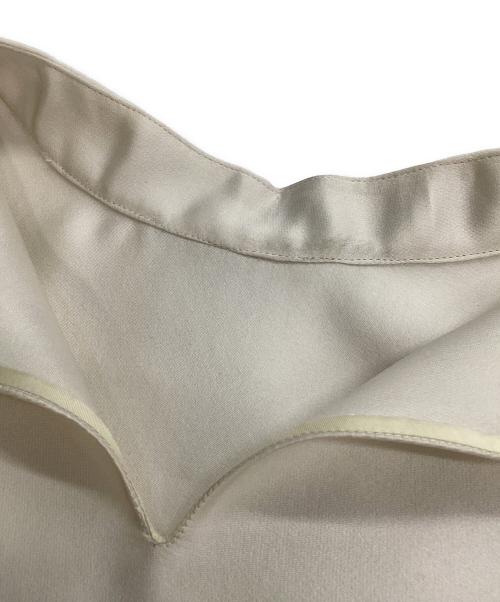 PRADA（プラダ）PRADA (プラダ) ビシュー付ノースリーブブラウス ベージュ サイズ:44の古着・服飾アイテム