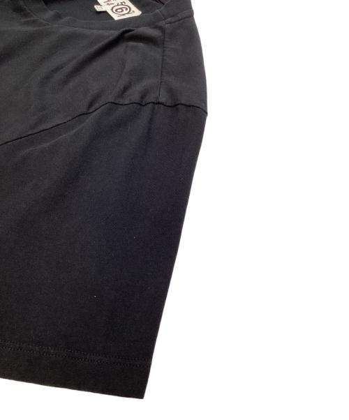 MM6 Maison Margiela（エムエムシックスメゾンマルジェラ）MM6 Maison Margiela (エムエムシックスメゾンマルジェラ) ナンバーロゴTシャツ ブラック サイズ:Lの古着・服飾アイテム