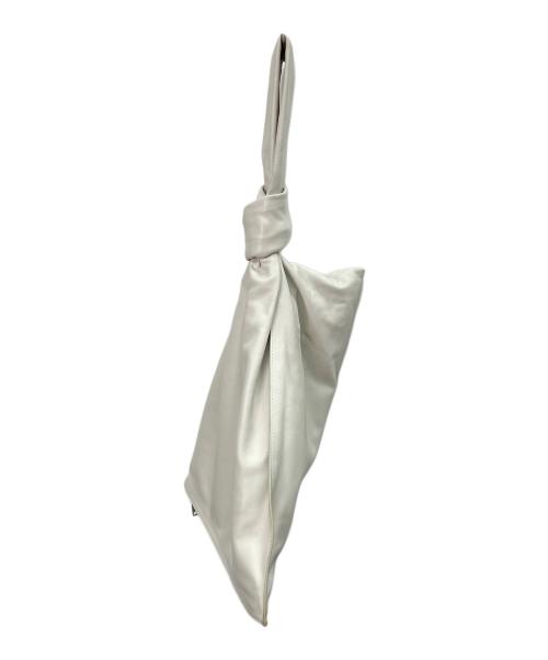 BOTTEGA VENETA（ボッテガベネタ）BOTTEGA VENETA (ボッテガベネタ) ツイストレザークラッチバッグ ホワイトの古着・服飾アイテム