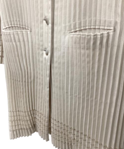 ISSEY MIYAKE（イッセイミヤケ）ISSEY MIYAKE (イッセイミヤケ) ロングジャケット ベージュ サイズ:Lの古着・服飾アイテム