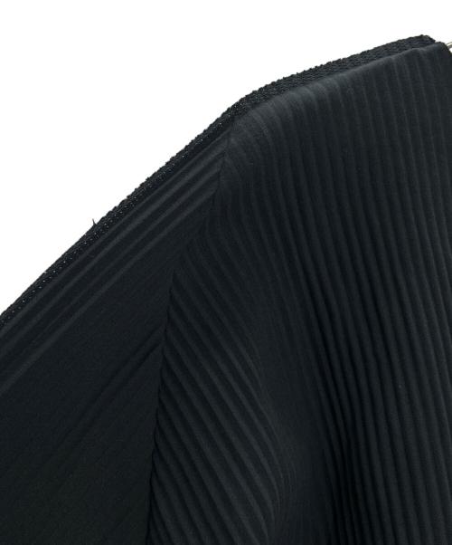 ISSEY MIYAKE me（イッセイ ミヤケ ミー）ISSEY MIYAKE me (イッセイ ミヤケ ミー) プリーツカーディガン ブラック サイズ:　の古着・服飾アイテム