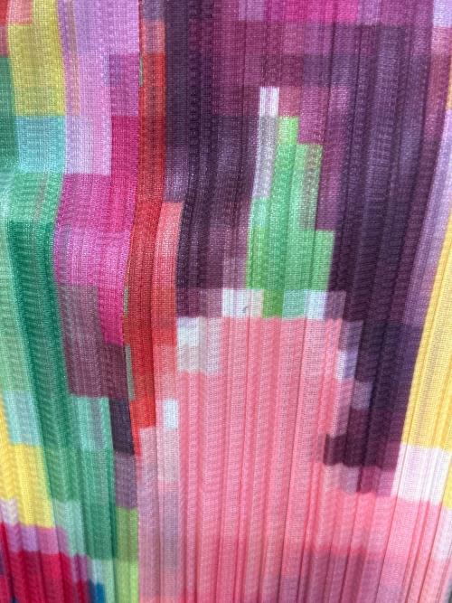 PLEATS PLEASE（プリーツプリーズ）PLEATS PLEASE (プリーツプリーズ) ワンピース マルチカラー サイズ:　の古着・服飾アイテム