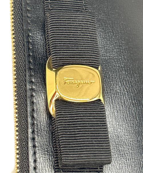 Salvatore Ferragamo（サルヴァトーレ フェラガモ）Salvatore Ferragamo (サルヴァトーレ フェラガモ) カードケース ヴァラリボン ブラックの古着・服飾アイテム