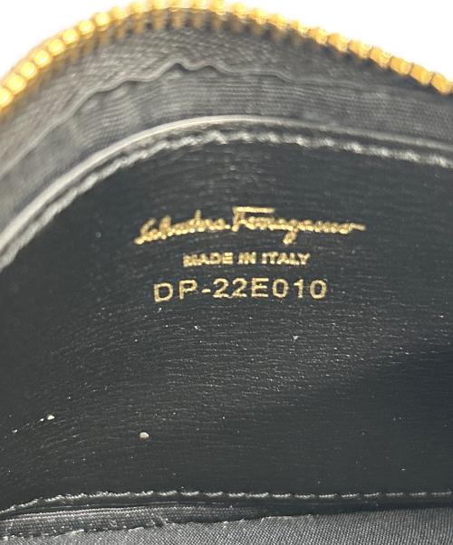 Salvatore Ferragamo（サルヴァトーレ フェラガモ）Salvatore Ferragamo (サルヴァトーレ フェラガモ) カードケース ヴァラリボン ブラックの古着・服飾アイテム
