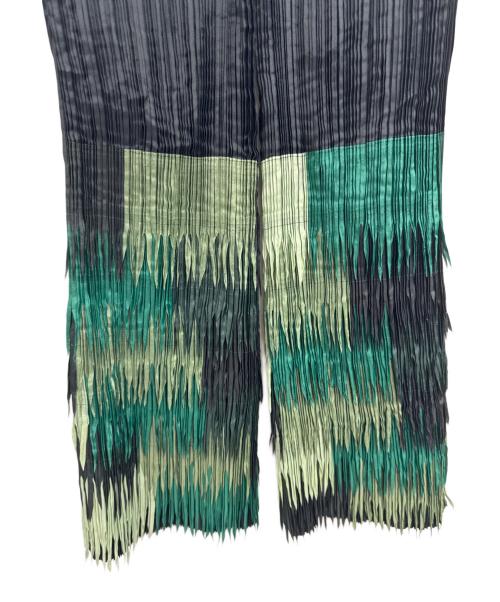 ISSEY MIYAKE FETE（イッセイミヤケフェット）ISSEY MIYAKE FETE (イッセイミヤケフェット) プリーツパンツ ブラック サイズ:2の古着・服飾アイテム