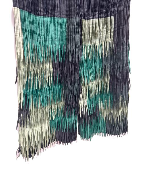 ISSEY MIYAKE FETE（イッセイミヤケフェット）ISSEY MIYAKE FETE (イッセイミヤケフェット) プリーツパンツ ブラック サイズ:2の古着・服飾アイテム
