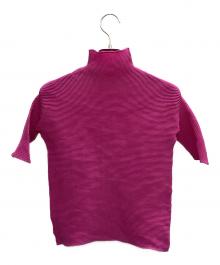 ISSEY MIYAKE PLEATS（イッセイミヤケ プリーツ）の古着「ハイネックカットソー」｜ショッキングピンク