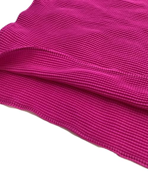 ISSEY MIYAKE PLEATS（イッセイミヤケ プリーツ）ISSEY MIYAKE PLEATS (イッセイミヤケ プリーツ) ハイネックカットソー ショッキングピンク サイズ:3の古着・服飾アイテム