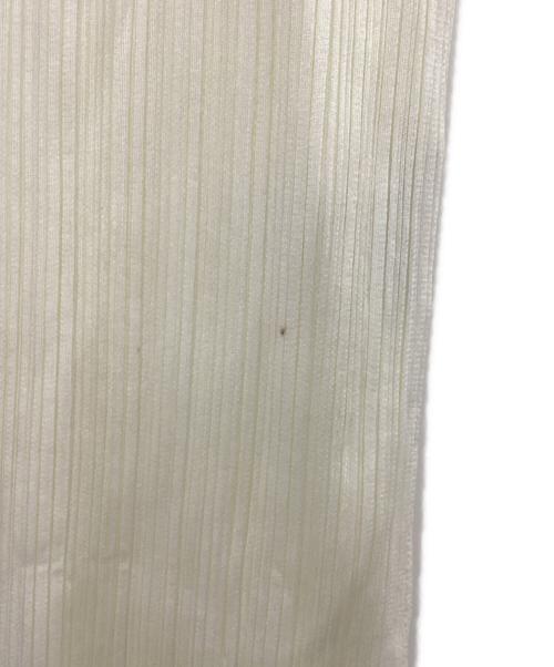 ISSEY MIYAKE（イッセイミヤケ）ISSEY MIYAKE (イッセイミヤケ) プリーツノースリーブカットソー アイボリー サイズ:Mの古着・服飾アイテム