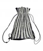 PLEATS PLEASEプリーツプリーズ）の古着「プリーツ巾着バッグ」｜ホワイト×ブラック