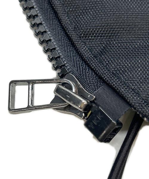 PLEATS PLEASE（プリーツプリーズ）PLEATS PLEASE (プリーツプリーズ) プリーツ巾着バッグ ホワイト×ブラックの古着・服飾アイテム