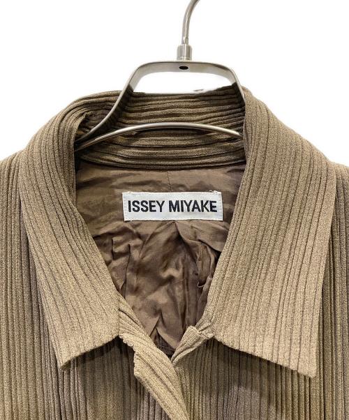 ISSEY MIYAKE（イッセイミヤケ）ISSEY MIYAKE (イッセイミヤケ) プリーツジャケット ブラウン サイズ:2の古着・服飾アイテム