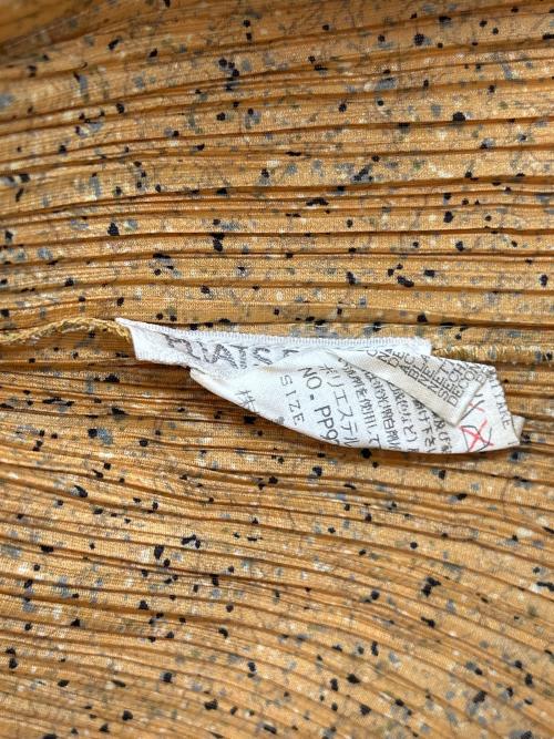 PLEATS PLEASE（プリーツプリーズ）PLEATS PLEASE (プリーツプリーズ) 半袖シャツ イエロー サイズ:3の古着・服飾アイテム