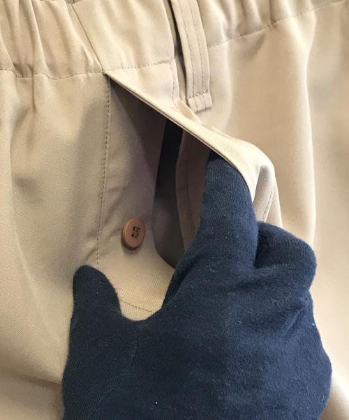 ISSEY MIYAKE（イッセイミヤケ）ISSEY MIYAKE (イッセイミヤケ) イージーパンツ カーキ サイズ:2の古着・服飾アイテム