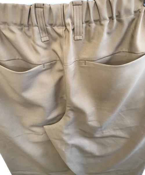 ISSEY MIYAKE（イッセイミヤケ）ISSEY MIYAKE (イッセイミヤケ) イージーパンツ カーキ サイズ:2の古着・服飾アイテム