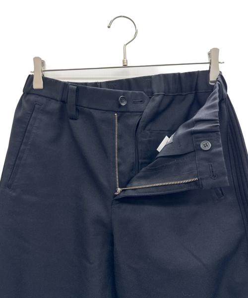 ISSEY MIYAKE（イッセイミヤケ）ISSEY MIYAKE (イッセイミヤケ) サイドプリーツパンツ ブラック サイズ:1の古着・服飾アイテム