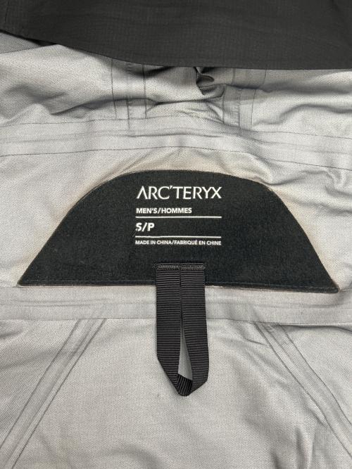 ARC'TERYX（アークテリクス）ARC'TERYX (アークテリクス) レインジャケット ブラック サイズ:Sの古着・服飾アイテム