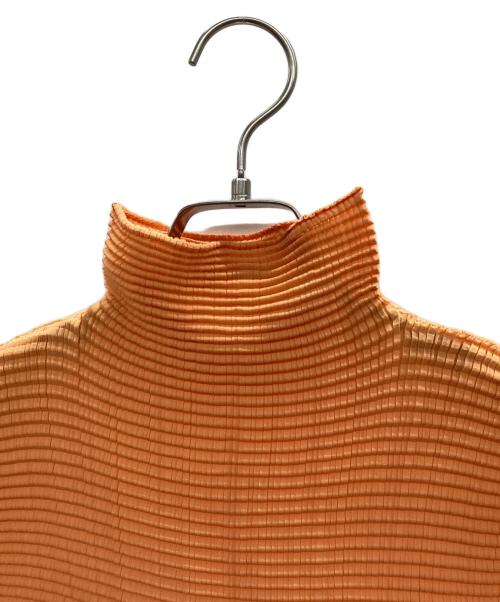 ISSEY MIYAKE PLEATS（イッセイミヤケ プリーツ）ISSEY MIYAKE PLEATS (イッセイミヤケ プリーツ) 半袖カットソー オレンジ サイズ:3の古着・服飾アイテム