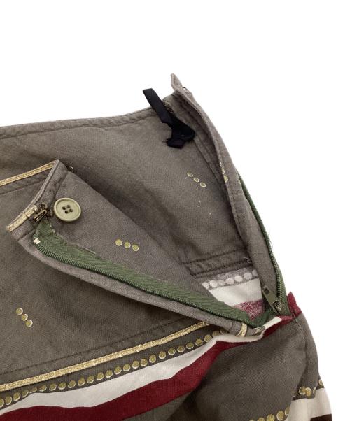 ISSEY MIYAKE（イッセイミヤケ）ISSEY MIYAKE (イッセイミヤケ) 総柄スカート グレー×レッド サイズ:9の古着・服飾アイテム