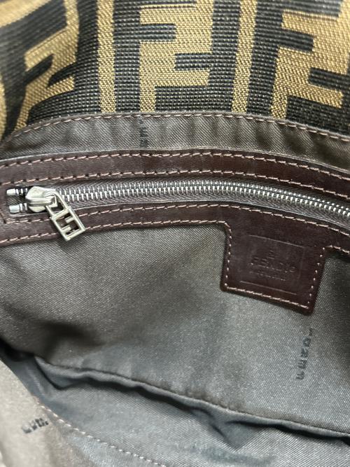 FENDI（フェンディ）FENDI (フェンディ) ハンドバッグ ブラウンの古着・服飾アイテム