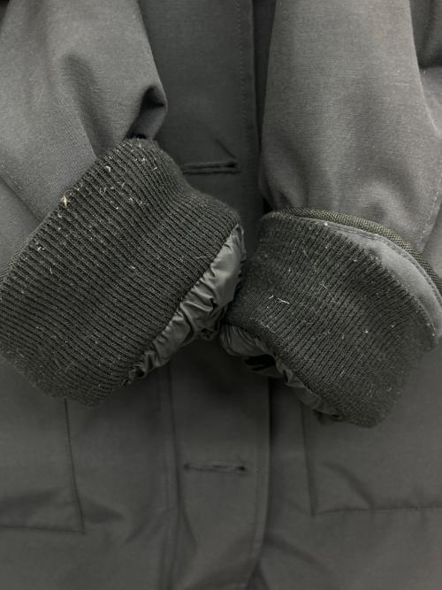 CANADA GOOSE（カナダグース）CANADA GOOSE (カナダグース) ダウンコート ブラック サイズ:Mの古着・服飾アイテム