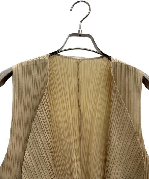 PLEATS PLEASE（プリーツプリーズ）PLEATS PLEASE (プリーツプリーズ) ベスト ベージュ サイズ:3の古着・服飾アイテム