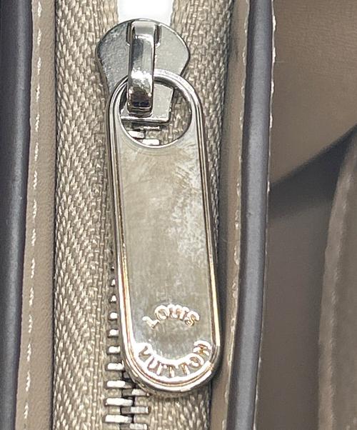 LOUIS VUITTON（ルイ ヴィトン）LOUIS VUITTON (ルイ ヴィトン) 2つ折り財布 ポルトフォイユ・イリス コンパクト ベージュの古着・服飾アイテム