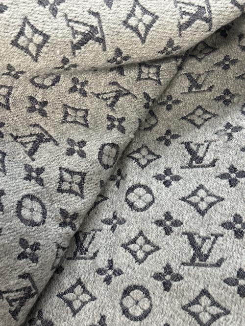 LOUIS VUITTON（ルイ ヴィトン）LOUIS VUITTON (ルイ ヴィトン) マフラー グレーの古着・服飾アイテム