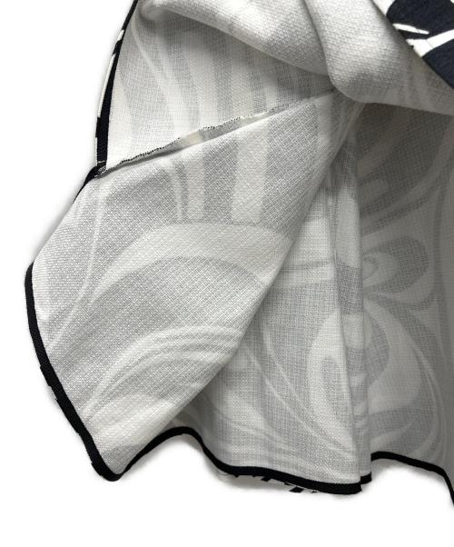 ADORE（アドーア）ADORE (アドーア) モノトーンフラワープリントスカート ホワイト×ブラック サイズ:38の古着・服飾アイテム