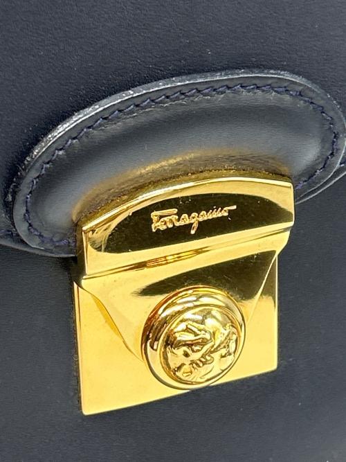 Salvatore Ferragamo（サルヴァトーレ フェラガモ）Salvatore Ferragamo (サルヴァトーレ フェラガモ) ショルダーバッグ ブラックの古着・服飾アイテム