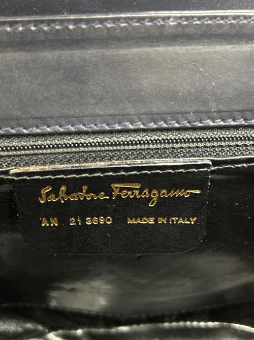 Salvatore Ferragamo（サルヴァトーレ フェラガモ）Salvatore Ferragamo (サルヴァトーレ フェラガモ) ショルダーバッグ ブラックの古着・服飾アイテム
