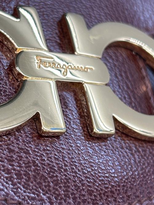 Salvatore Ferragamo（サルヴァトーレ フェラガモ）Salvatore Ferragamo (サルヴァトーレ フェラガモ) ショルダーバッグ ブラウンの古着・服飾アイテム