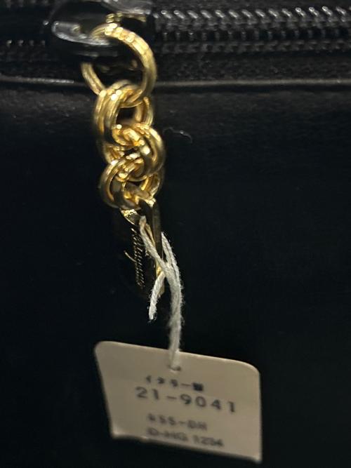 Salvatore Ferragamo（サルヴァトーレ フェラガモ）Salvatore Ferragamo (サルヴァトーレ フェラガモ) エナメルショルダーバッグ ブラックの古着・服飾アイテム