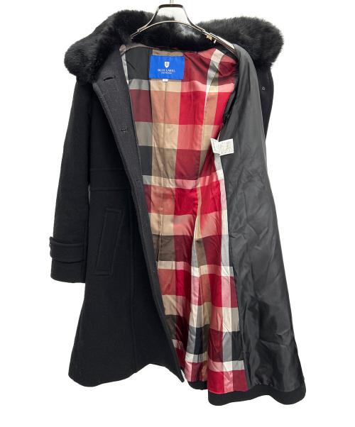 BLUE LABEL CRESTBRIDGE（ブルーレーベルクレストブリッジ）BLUE LABEL CRESTBRIDGE (ブルーレーベルクレストブリッジ) ファー付ステンカラーコート ブラック×レッド サイズ:38の古着・服飾アイテム