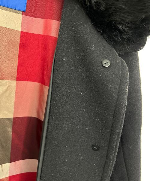 BLUE LABEL CRESTBRIDGE（ブルーレーベルクレストブリッジ）BLUE LABEL CRESTBRIDGE (ブルーレーベルクレストブリッジ) ファー付ステンカラーコート ブラック×レッド サイズ:38の古着・服飾アイテム